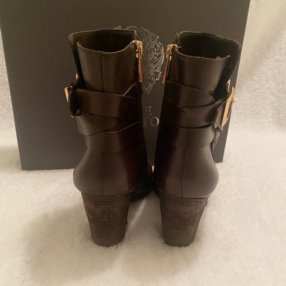 🌺 Very Cute Vince Camuto Bootie with Side Buckle Detail 🌺 - Picture 4 of 4